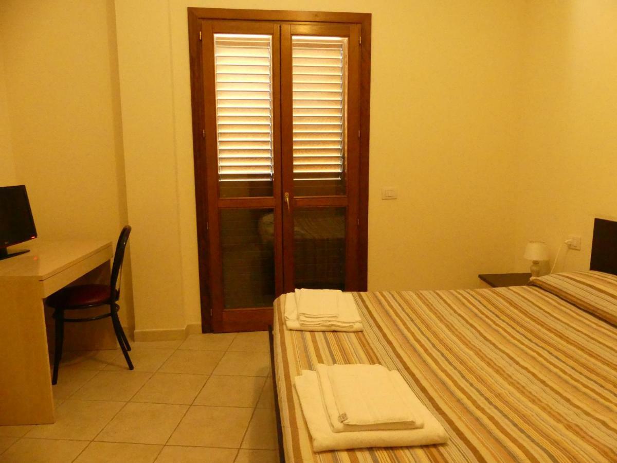 Hotel Beb 2000 Sassari Zewnętrze zdjęcie