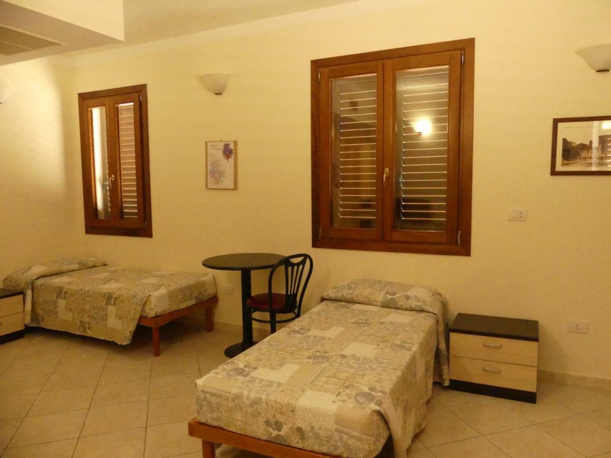 Hotel Beb 2000 Sassari Zewnętrze zdjęcie